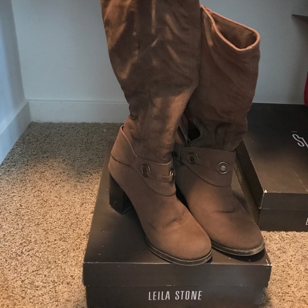 Knee boots