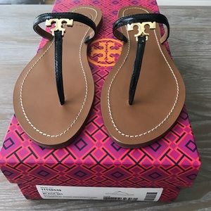 NEW Tory Burch T logo flat thong sandals sz 6