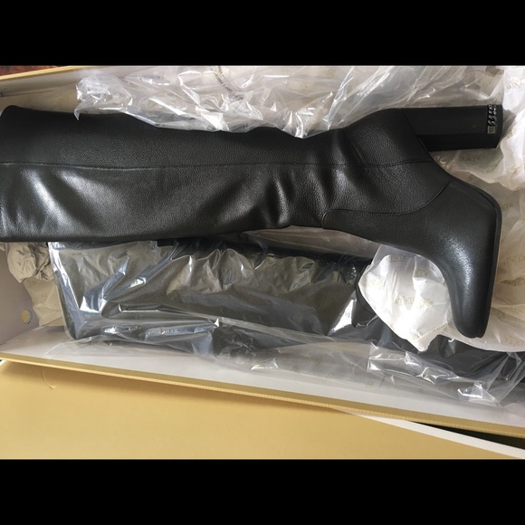 Michael kors Sabrina leather boots ONE DAY SALE - Picture 2 of 7