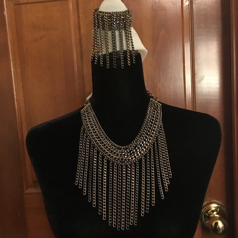 Necklace & bracelet set