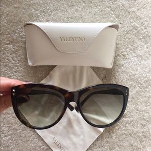 Valentino Sunglasses Like New