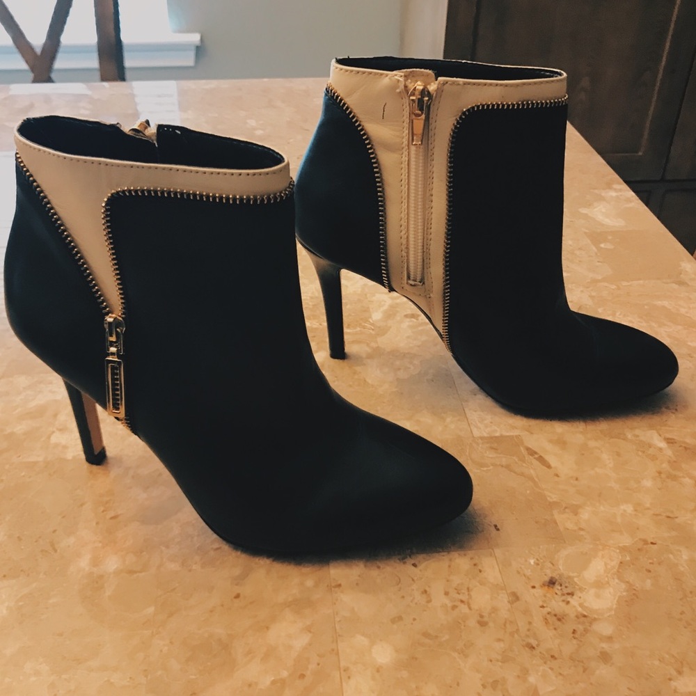 Banana Republic Leather Ankle Booties
