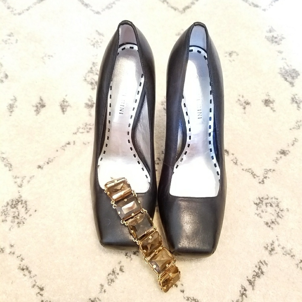 Sale $30 Gianni Bini black leather heels size 7