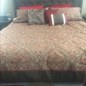 Cal King Luxury Comforter