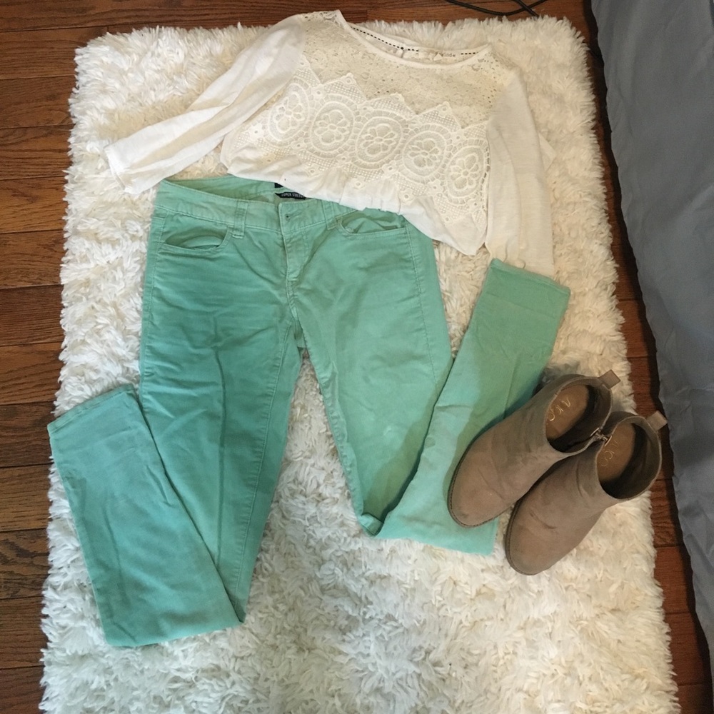 American Eagle corduroy mint pants