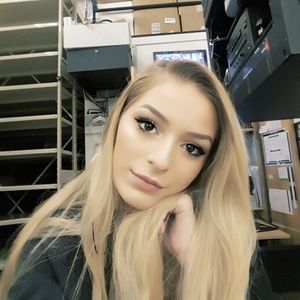 Meet your Posher, Alyssa