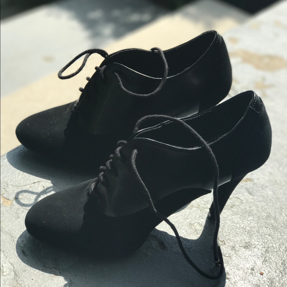 2017 Size 7 Wide Black Suede/Leather Fioni Heels