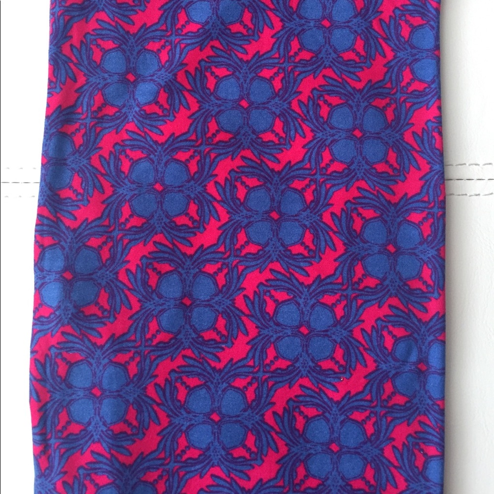 ✨NWT LULAROE OS LEGGINGS✨