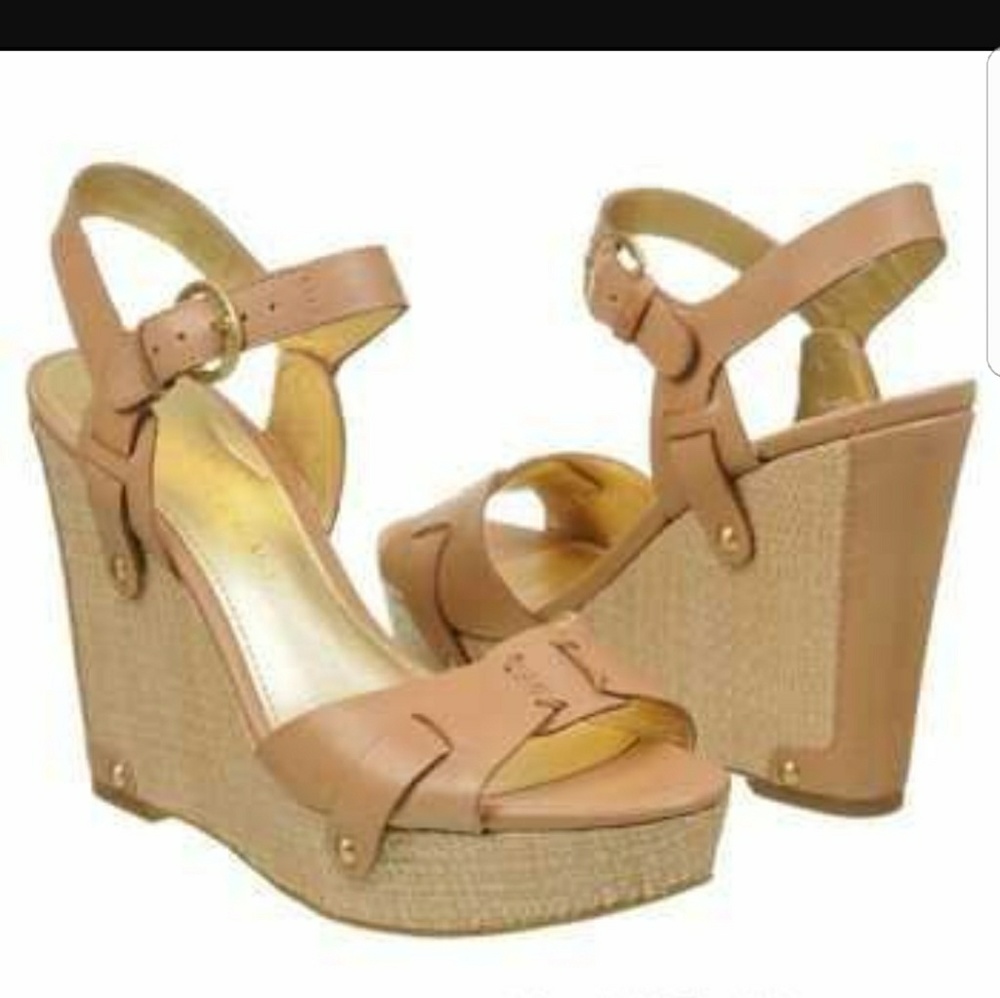 Ivanka Trump Hollyann wedge