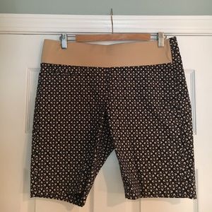 Loft Maternity Shorts - Sz 6