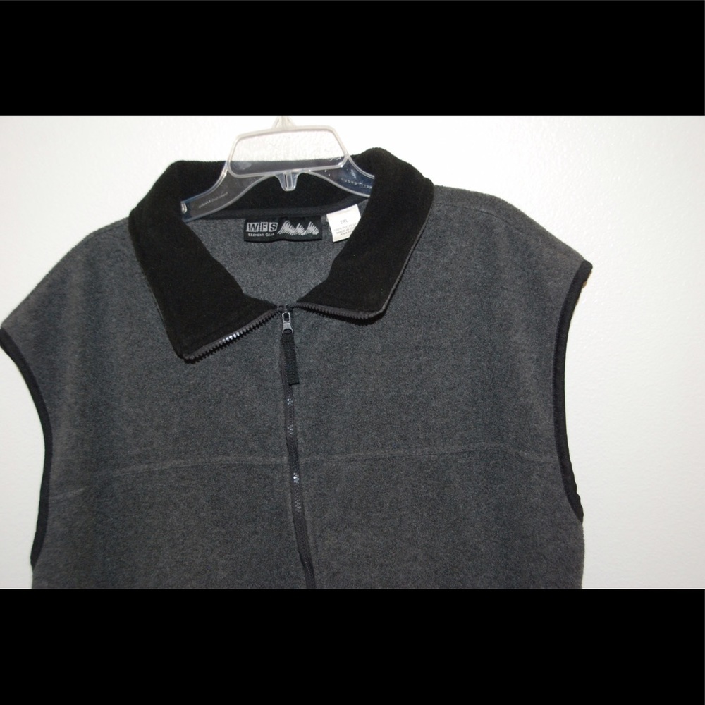 Grey tank vest with black lining