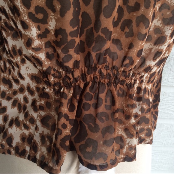 mine Leopard print sheer button up asymmetrical - Picture 5 of 7