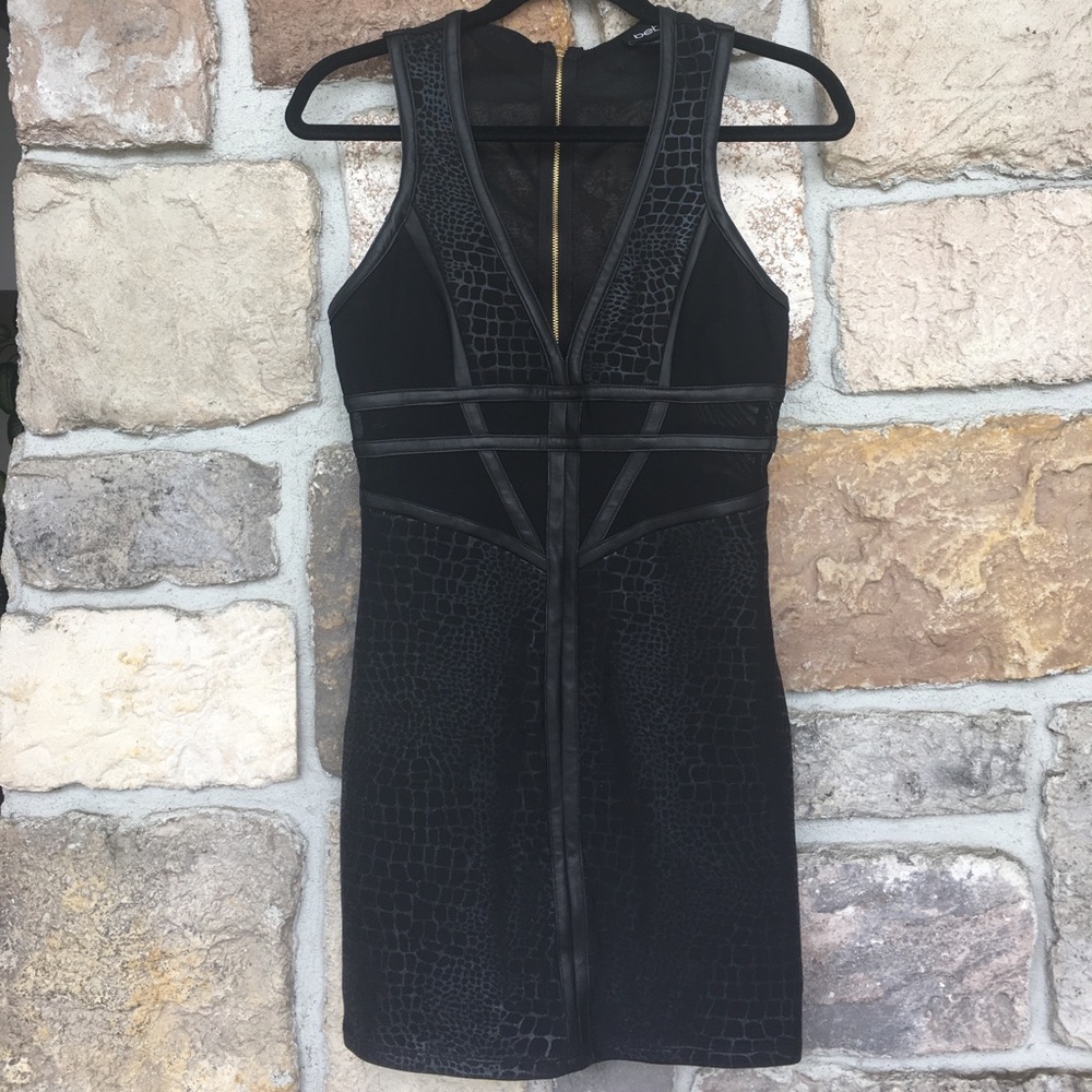 Bebe Black Plunge Mesh Print Dress ▪️◾️◼️