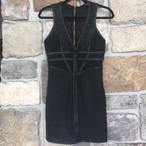 Bebe Black Plunge Mesh Print Dress ▪️◾️◼️