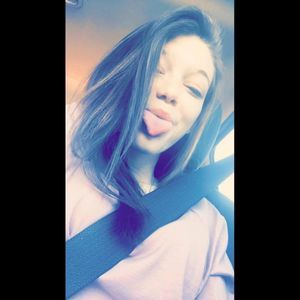 Meet your Posher, Lea