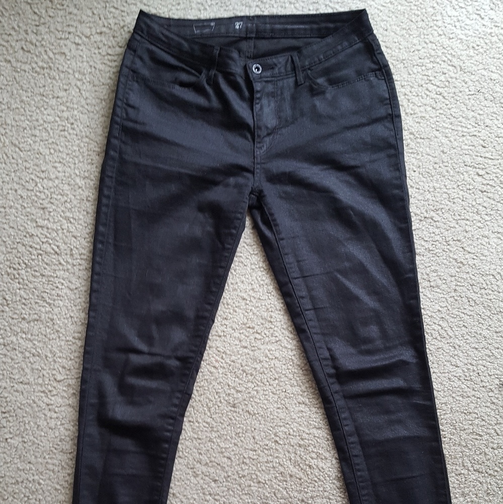 Levi's Coated Black Low Rise Skinny Jeans 27