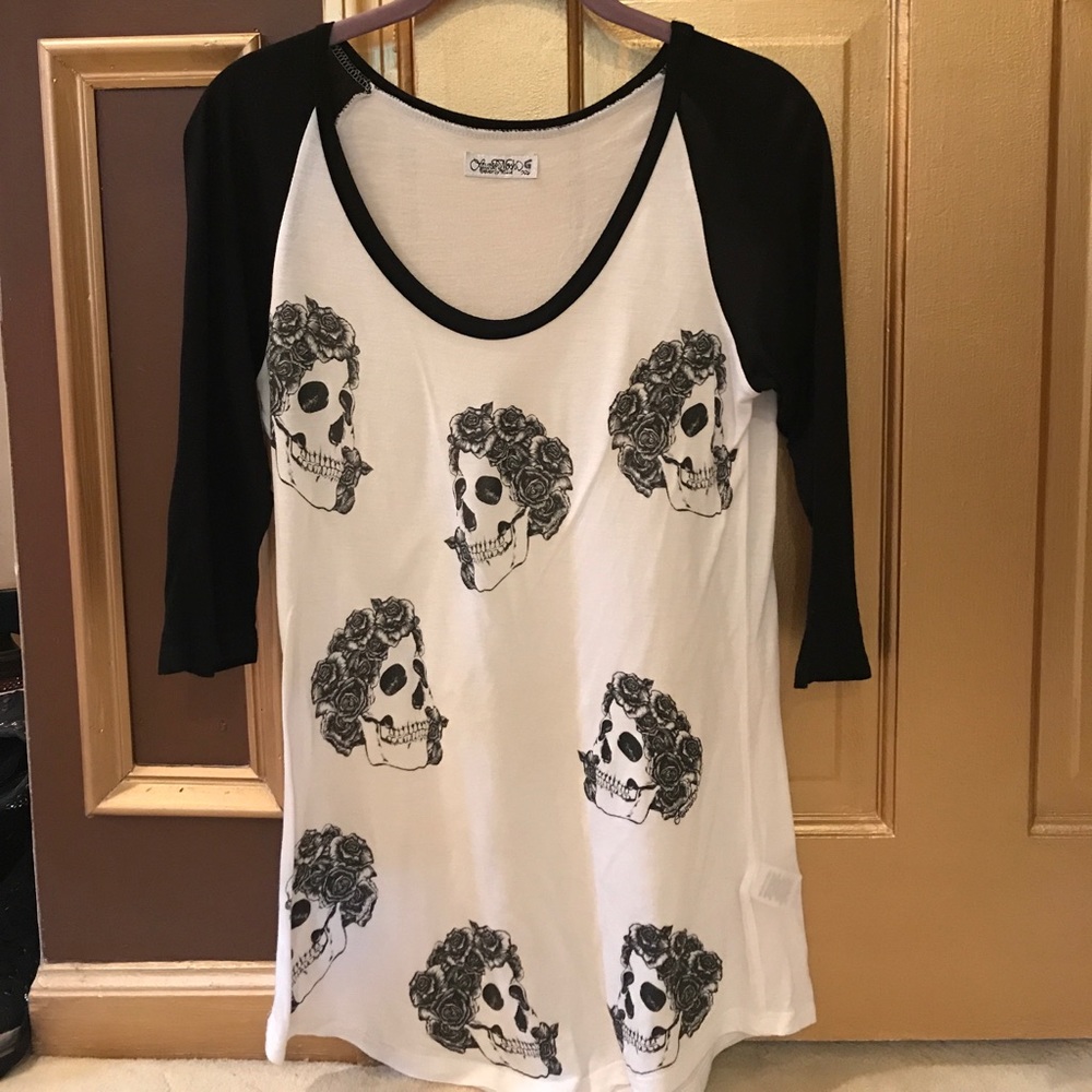 Lauren Moshi Skull top