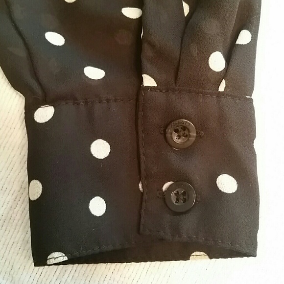 Women's blouse - Picture 3 of 7