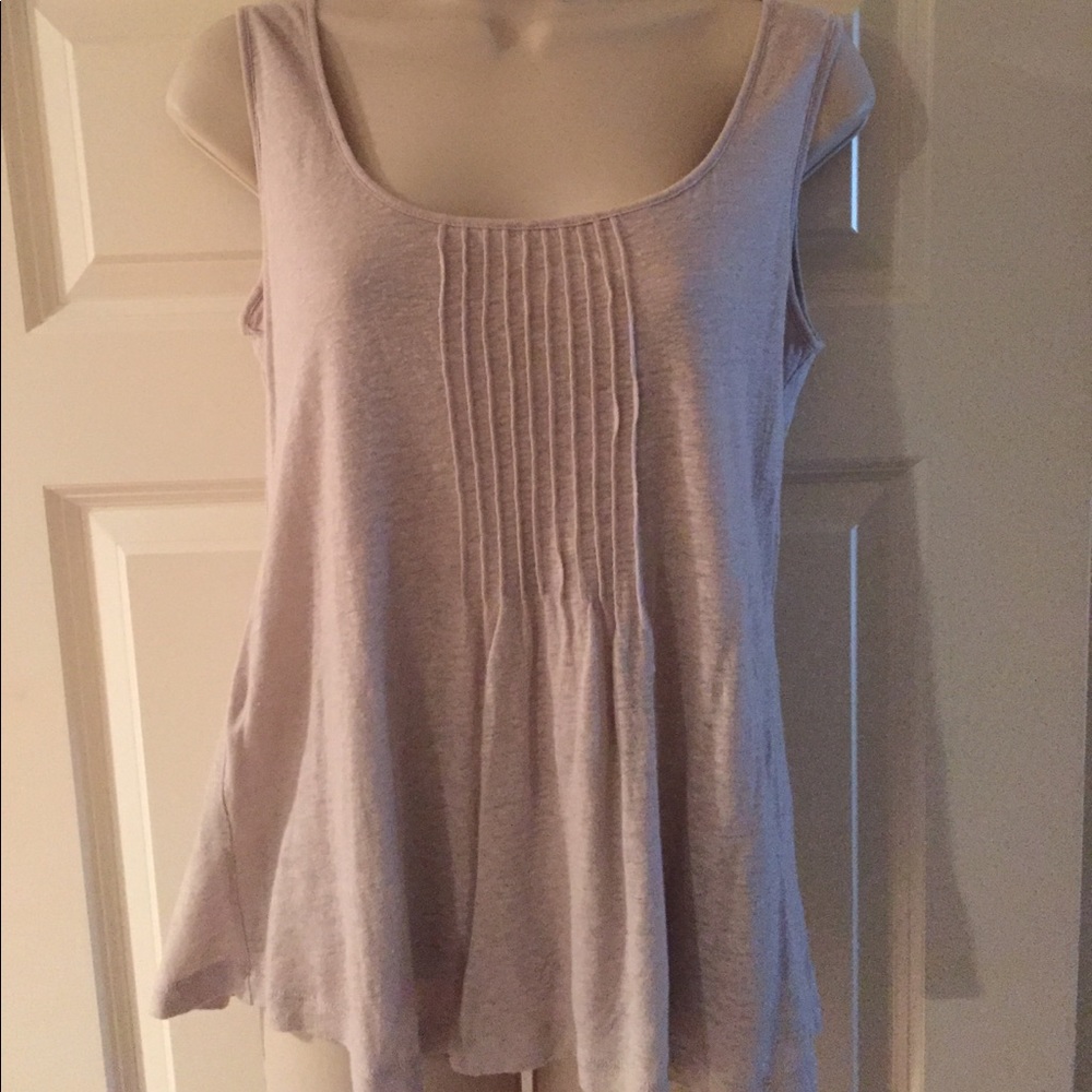 Nic + Zoe Grey Linen sleeveless top.