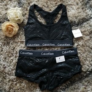 Nwt, Calvin Klein foil logo set