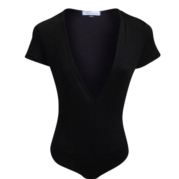 🎉4x HOST PICK🎉 Deep Plunge Bodysuit - Picture 2 of 7