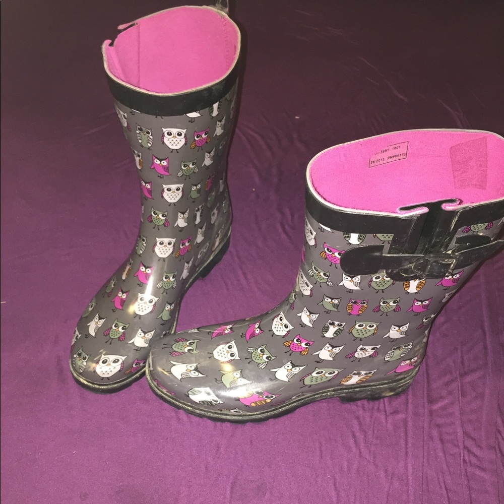 Owl rain boots size 9/10