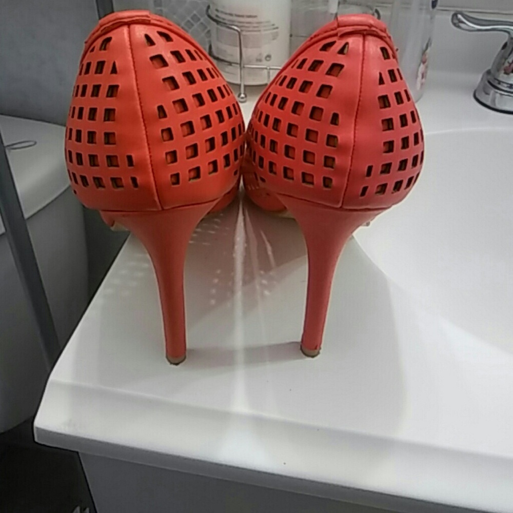 Cute heels - Picture 2 of 3