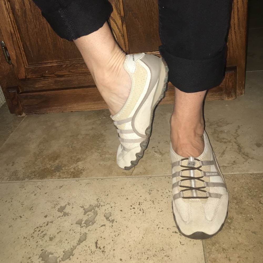 Sketchers Shoes
