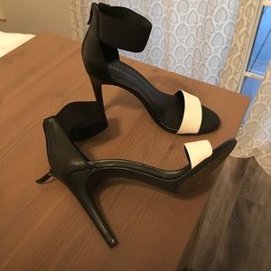 BCBG white and black strappy heal