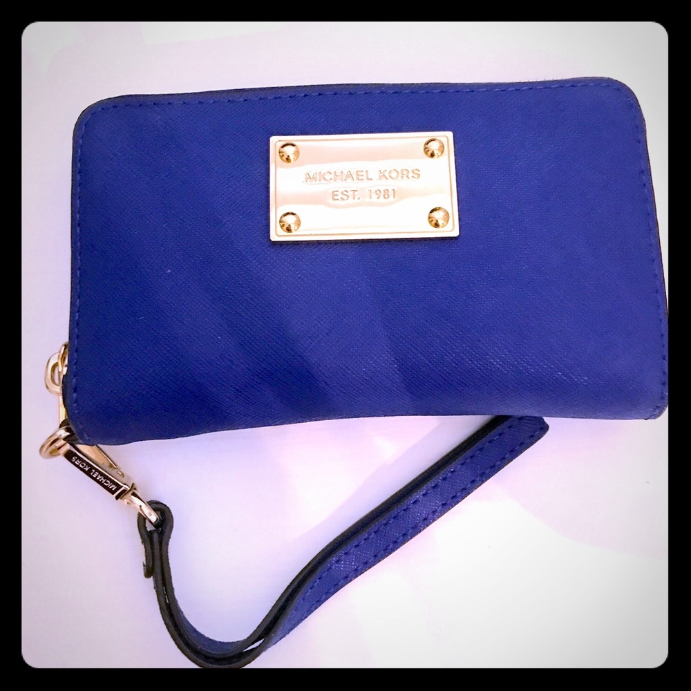 Michael kors wristlet/wallet