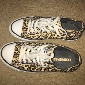 Leopard print converse