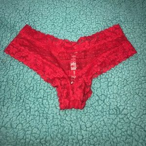 Victoria secret pink undies, not worn took tagsoff
