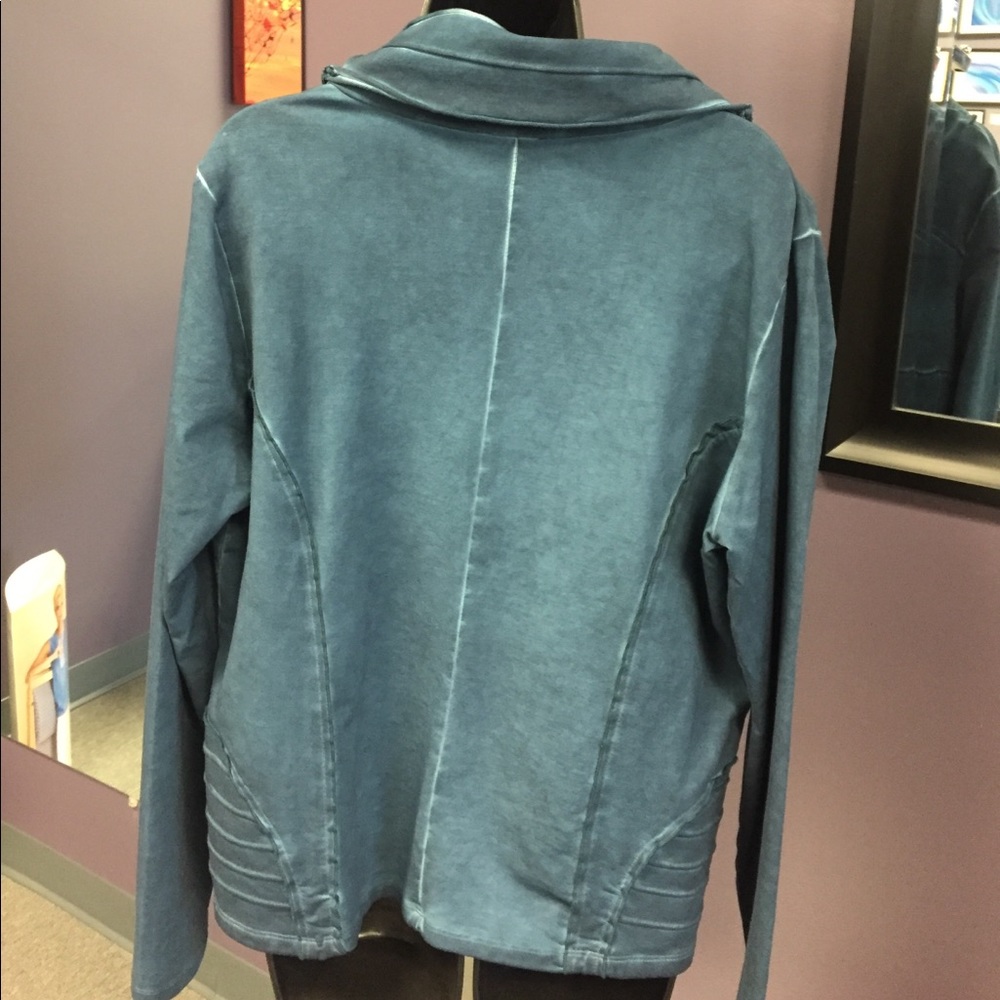 YEST jacket - Picture 2 of 3