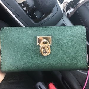 Michael Kors Large Hamilton Traveler ZA Wallet