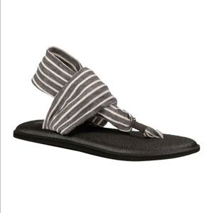 NWOT Sanuk yoga slings