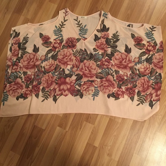 💄LAST 1- Gorgeous Rose Flowy Top - Picture 5 of 6