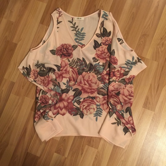 💄LAST 1- Gorgeous Rose Flowy Top - Picture 6 of 6