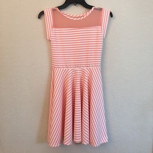 Super cute girl dress.
