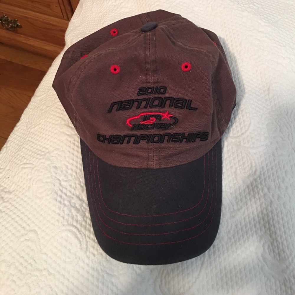 2010 national hockey champs hat