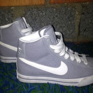 Nike dunks size 6