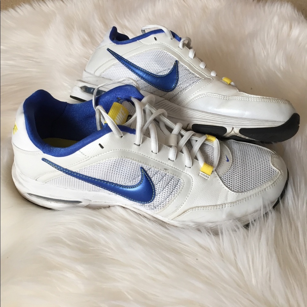 ‼️‼️SUPER CUTE GENTLY USED NIKE SHOES‼️‼️