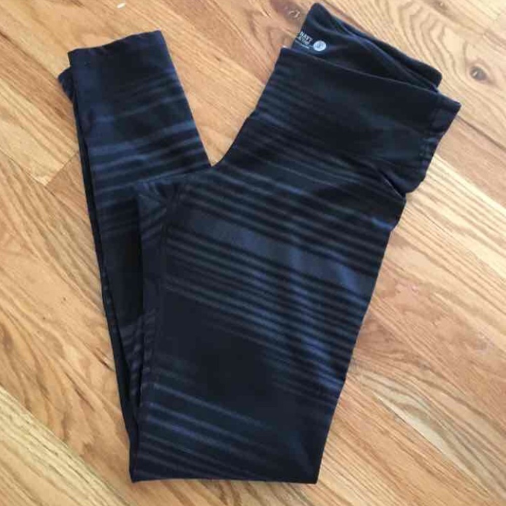 Old Navy Active tight size Medium
