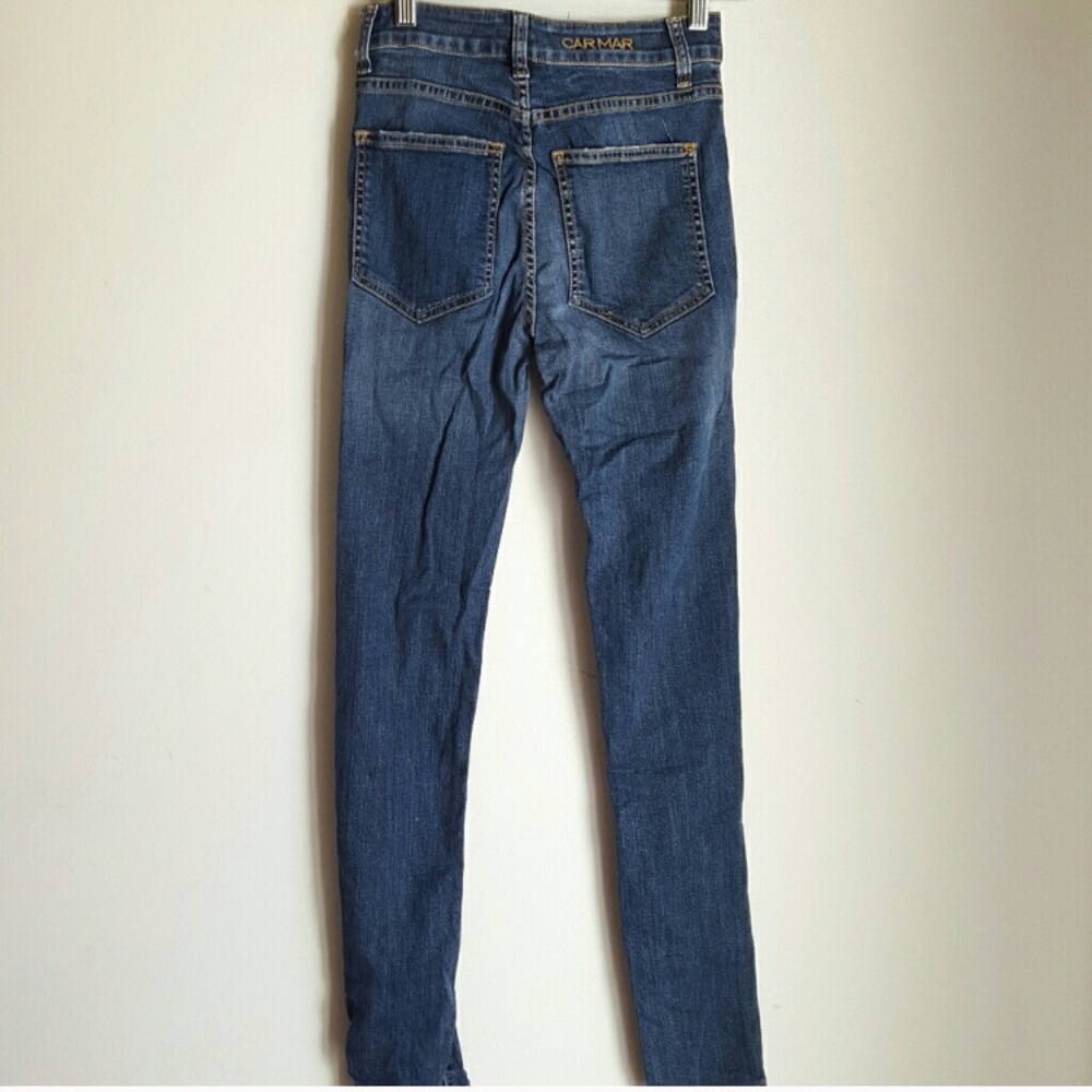 Distressed High-waisted LF Jeans - Picture 3 of 4