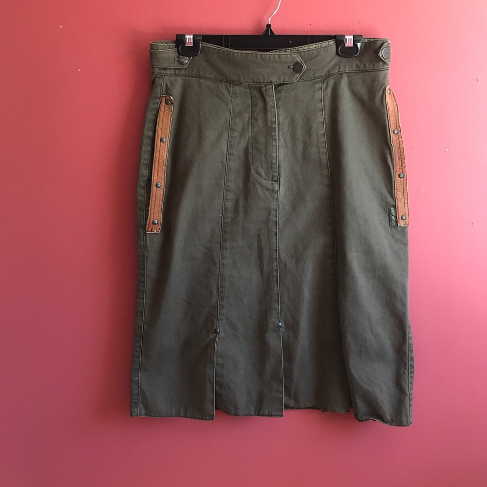 BLUE WILLI'S. Olive Green Military style Skirt