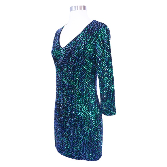 ❗️FINAL PRICE❗️Green Long Sleeve Sequin Dress - Picture 6 of 7