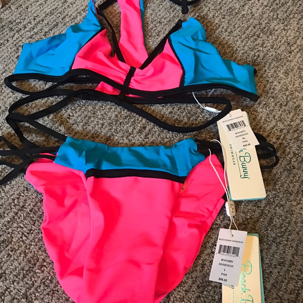 NWT beach bunny