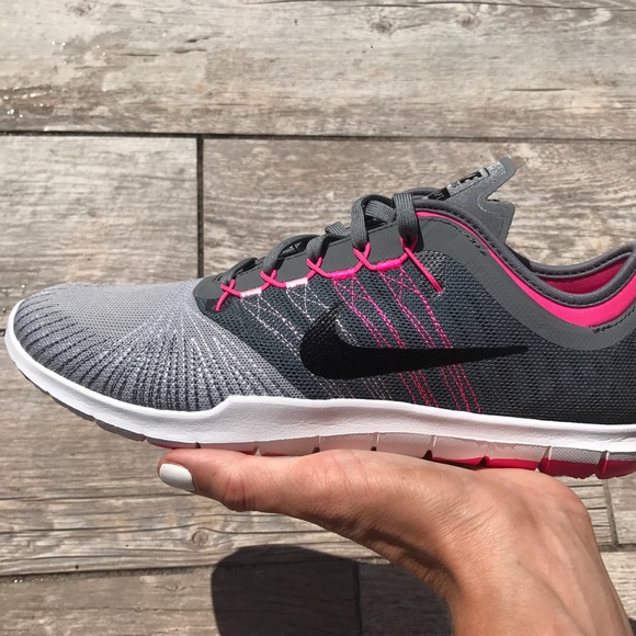 🎀Grey-pink 🎀Training Nike sneakers.Price Firm . - Picture 3 of 6