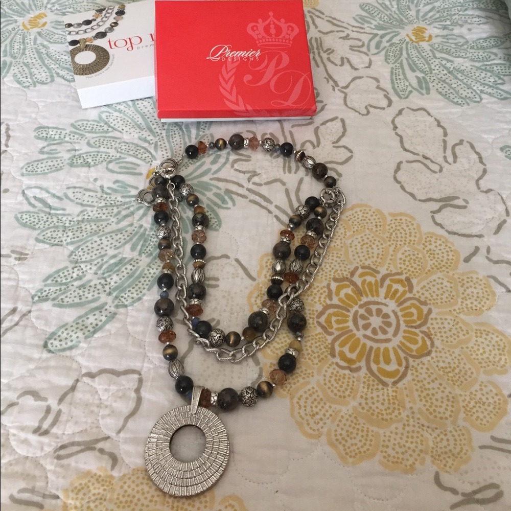 Premier Top Notch Necklace