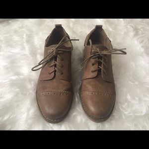 Nine West Tan Oxford Shoes Size 5.5