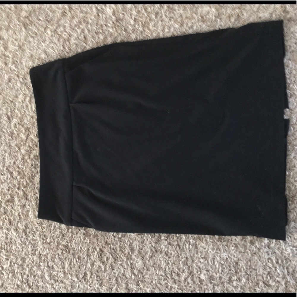 Black pencil skirt!